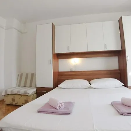 Apartments Lopar 로파르