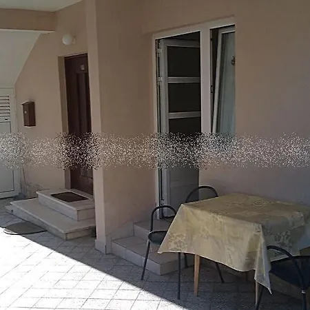 Apartments Lopar 로파르