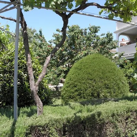 아파트 Apartments Lopar 로파르