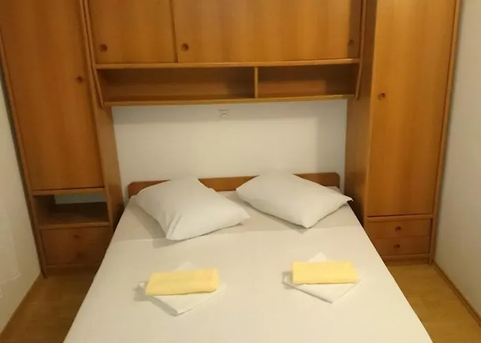 Apartments Lopar Апартаменты Лопар