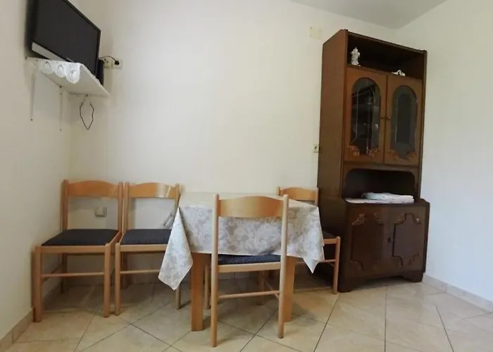 Apartments Lopar Апартаменты *