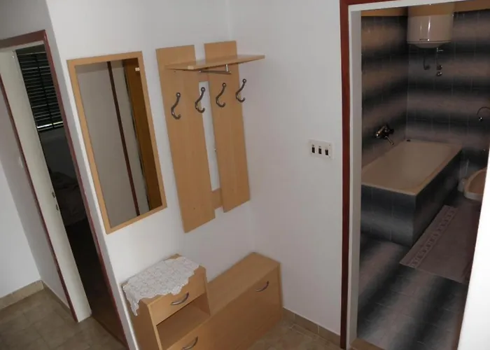 Apartments Lopar Апартаменты Лопар